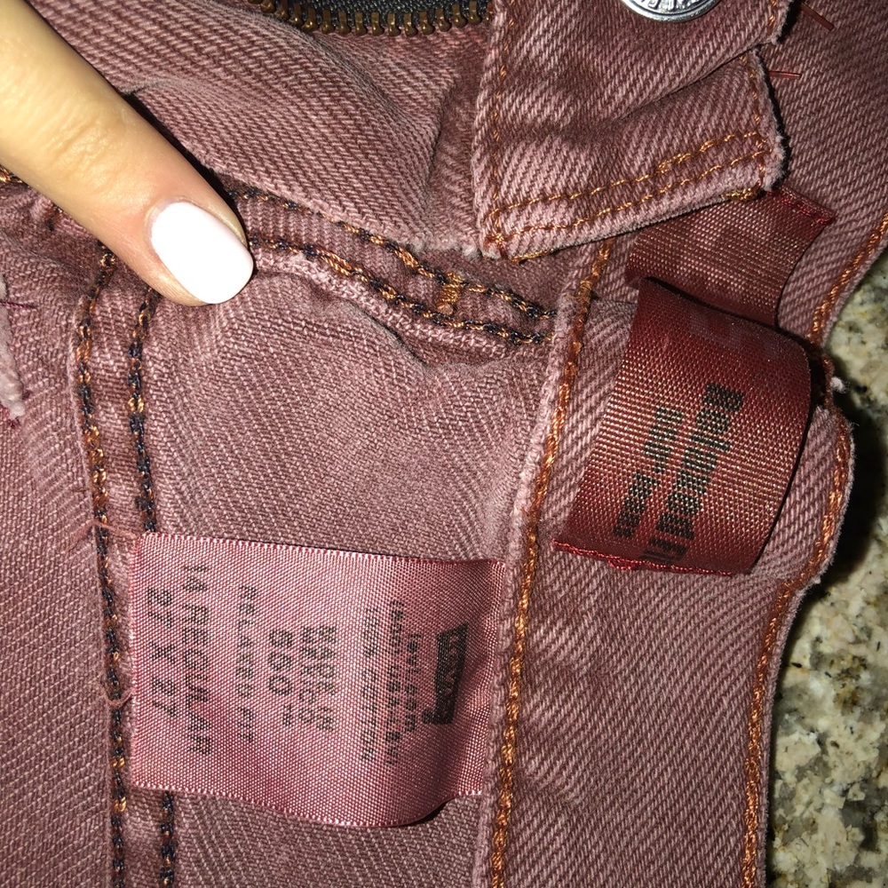 Maroon levi - Picture 3 of 3